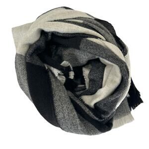 Banana Republic Plaid Scarf Wrap Black White Gray